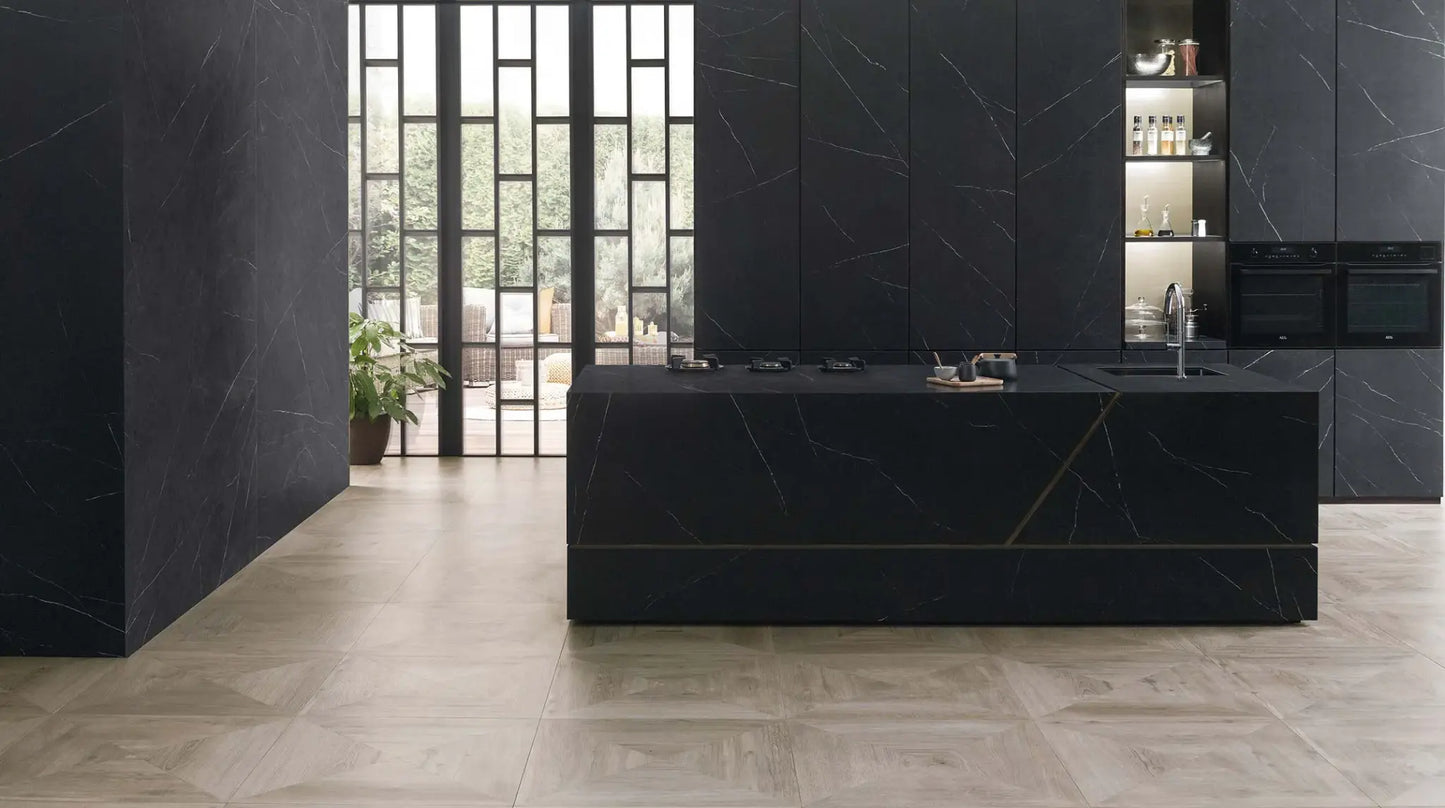 Liem Black