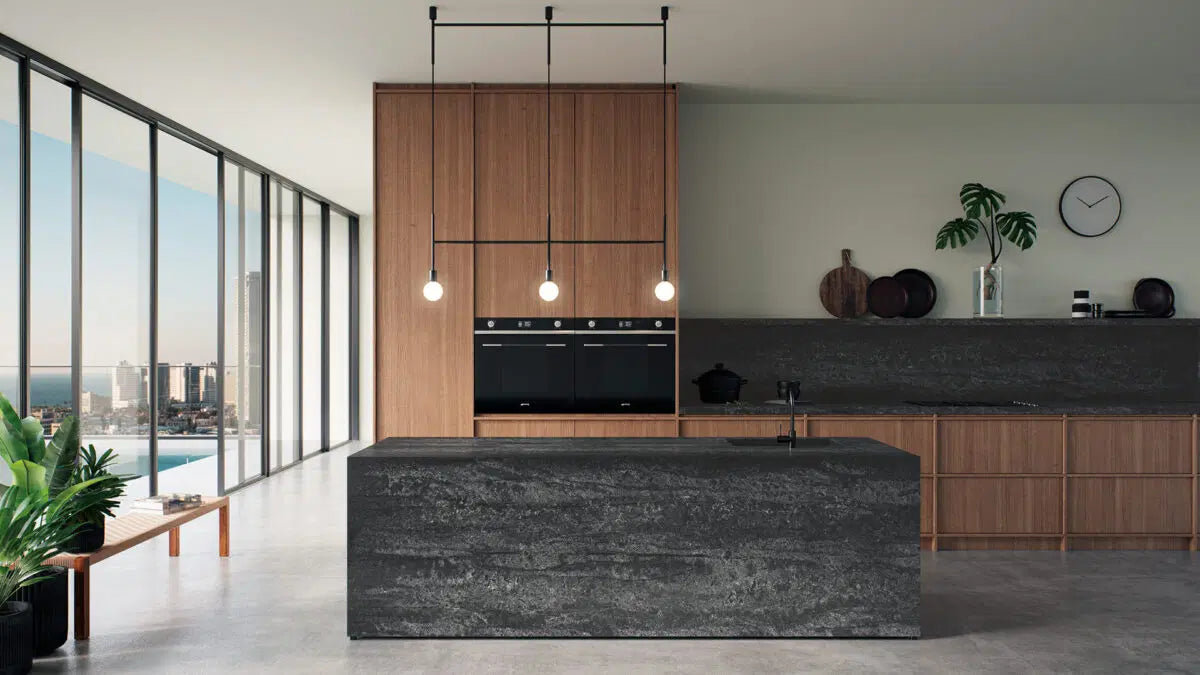 5810 Black Tempal Quartz