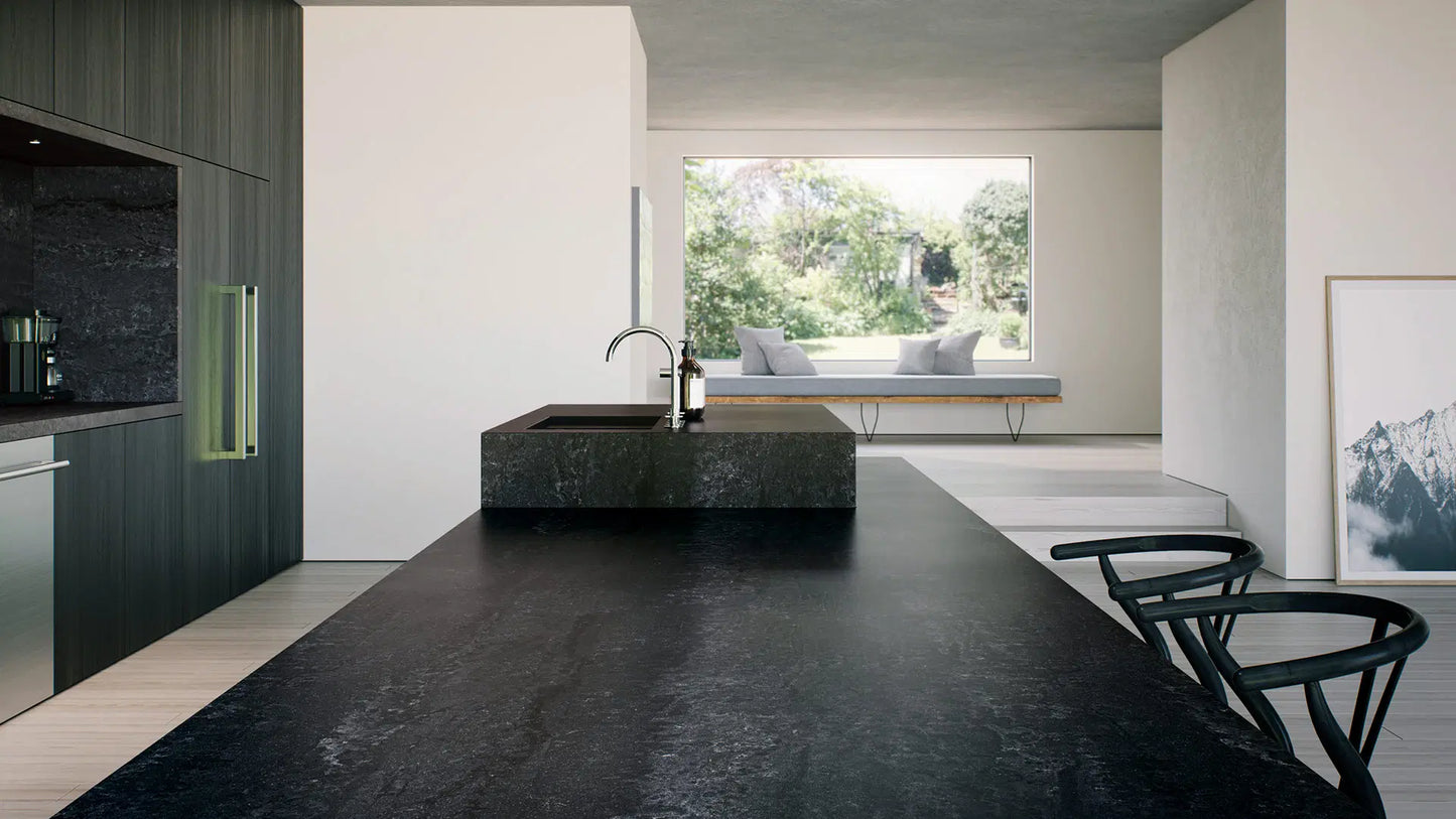 5810 Black Tempal Quartz